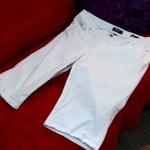 Nine West Bermuda style Capri